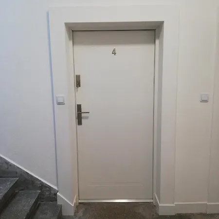 Apartment Lubartowska 19 *